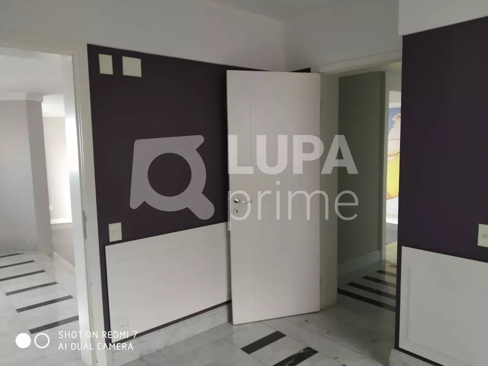 Apartamento à venda com 3 quartos, 300m² - Foto 3