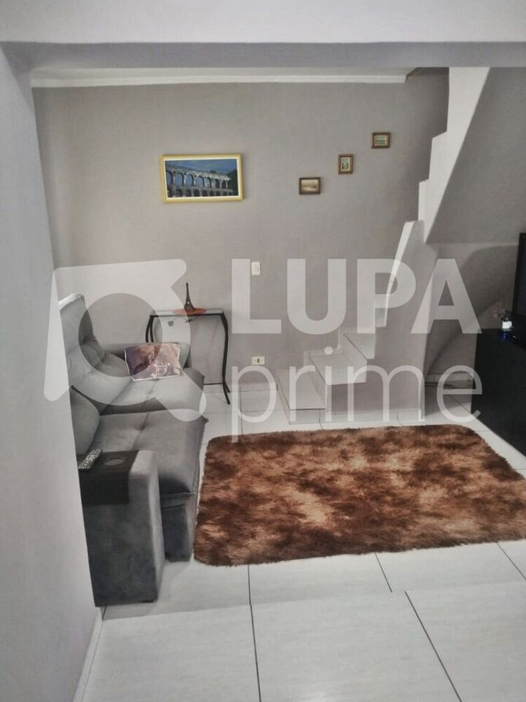 Casa à venda com 3 quartos, 100m² - Foto 1