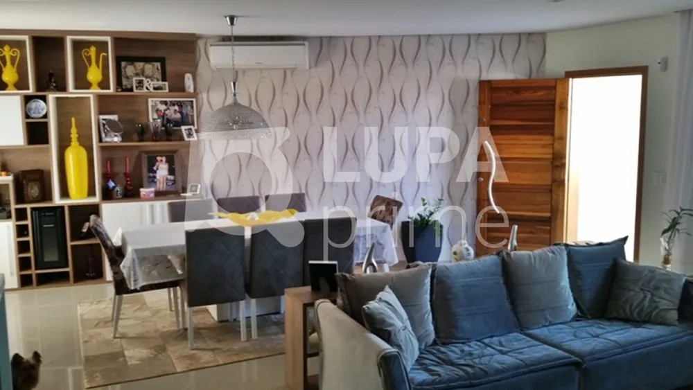 Casa, 3 quartos, 200 m² - Foto 1