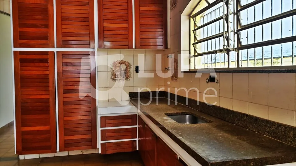 Casa, 3 quartos, 183 m² - Foto 2