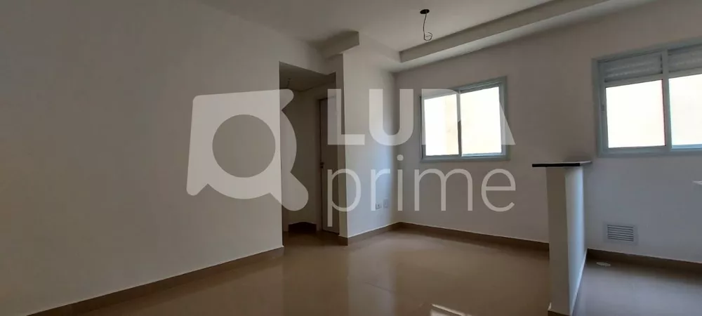 Apartamento à venda com 1 quarto, 30m² - Foto 2