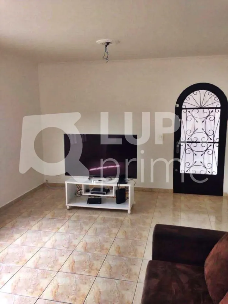 Casa, 3 quartos, 230 m² - Foto 3