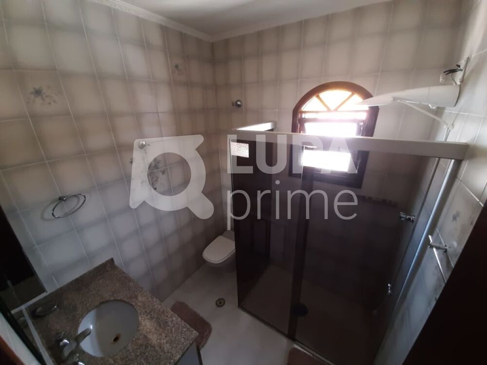 Casa à venda com 3 quartos, 250m² - Foto 3