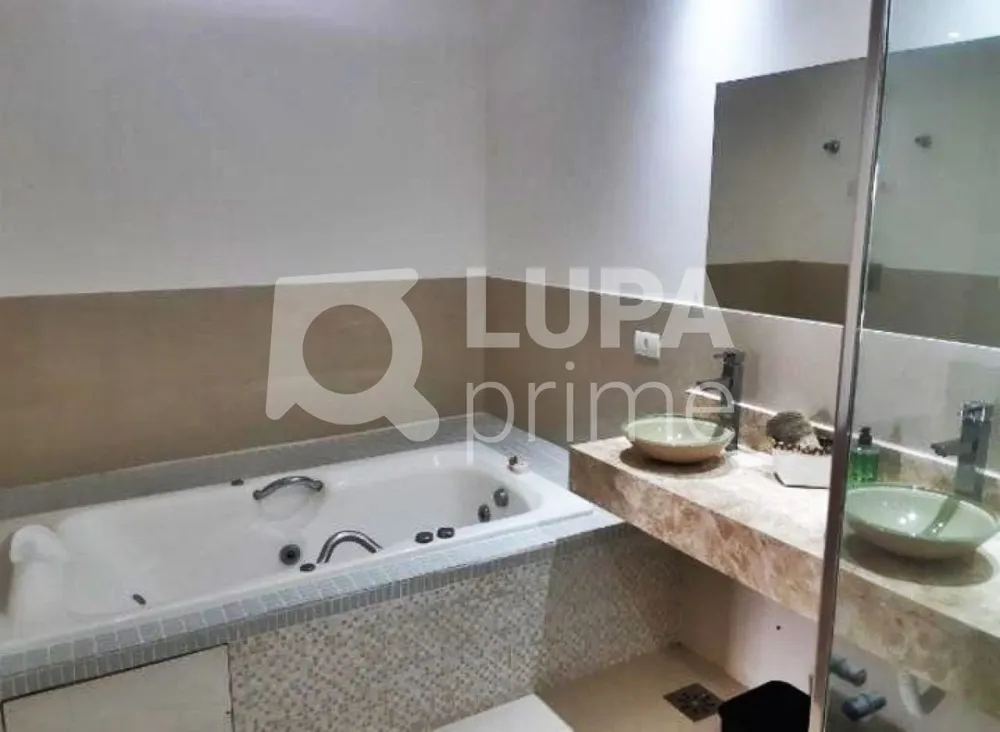 Casa, 3 quartos, 308 m² - Foto 1