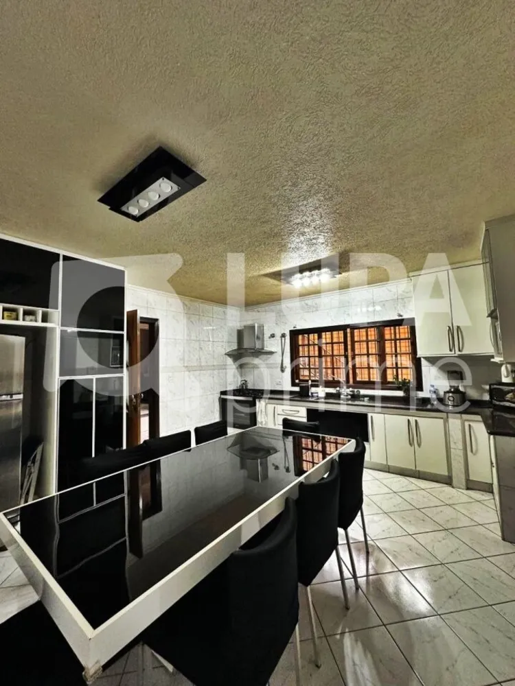 Casa, 3 quartos, 436 m² - Foto 1