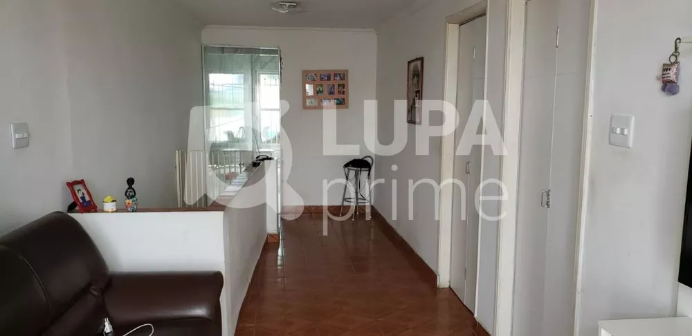 Casa à venda com 1 quarto, 300m² - Foto 2