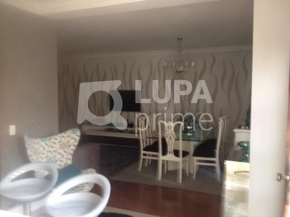 Casa à venda com 3 quartos, 238m² - Foto 2