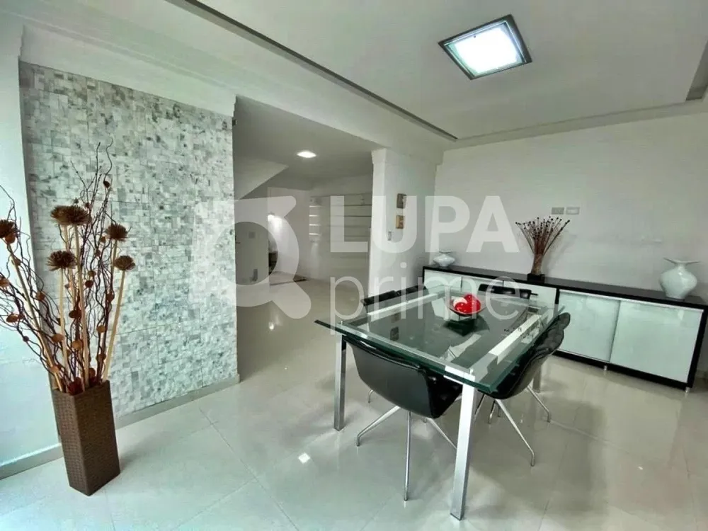 Casa, 3 quartos, 201 m² - Foto 1