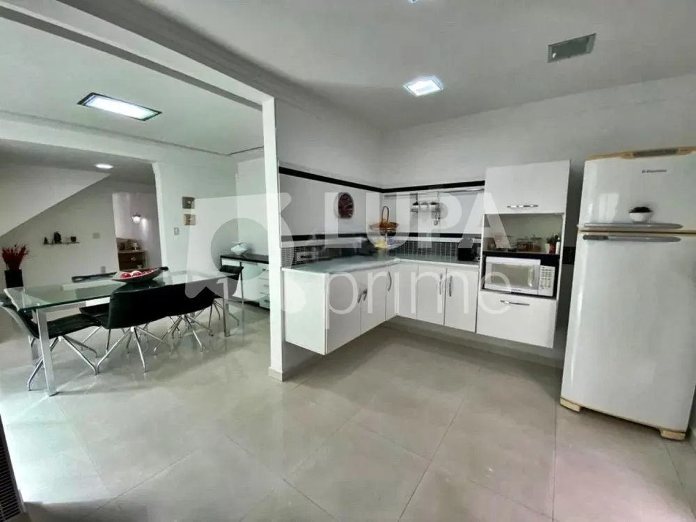 Casa, 3 quartos, 201 m² - Foto 9