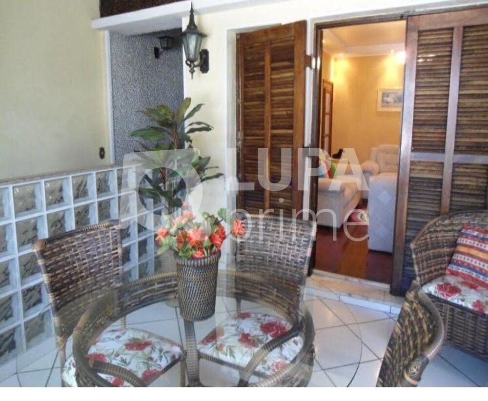 Casa, 3 quartos, 240 m² - Foto 1