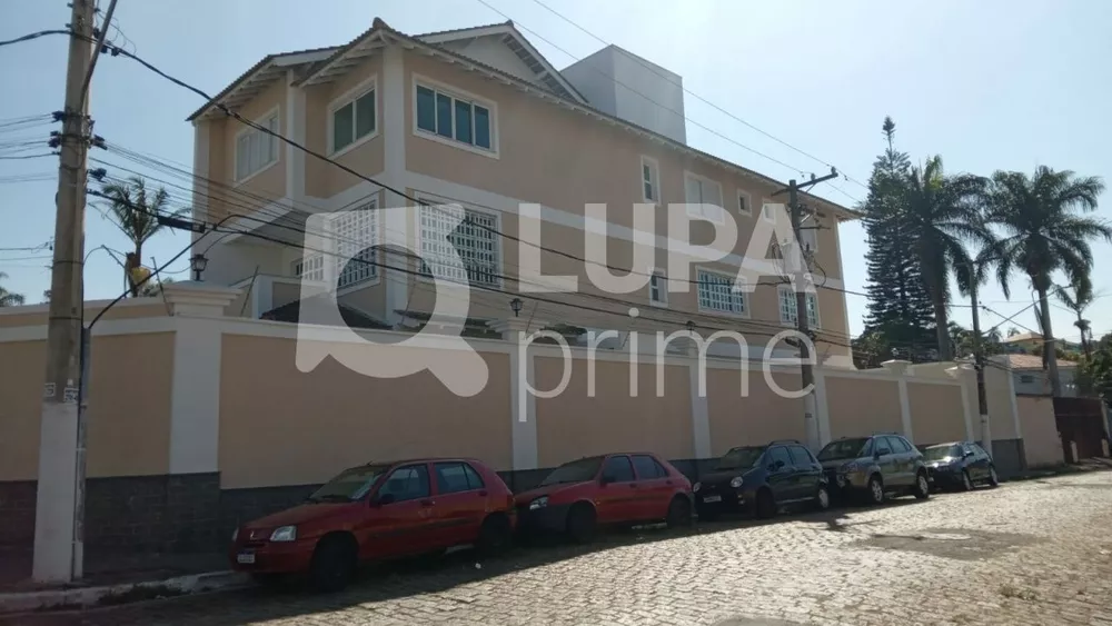 Casa para alugar com 4 quartos, 319m² - Foto 1