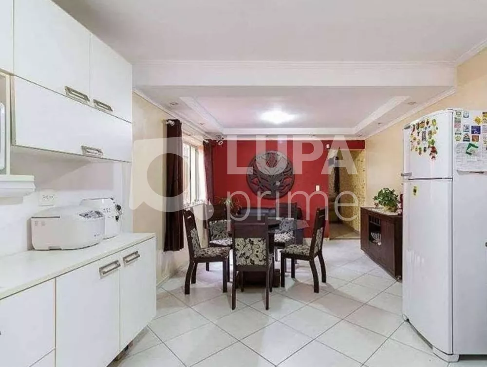 Casa à venda com 3 quartos, 260m² - Foto 3