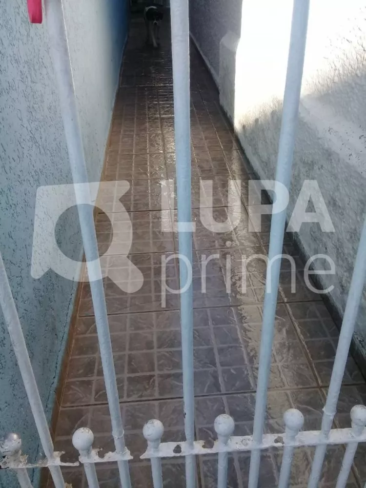 Casa à venda com 3 quartos, 190m² - Foto 2