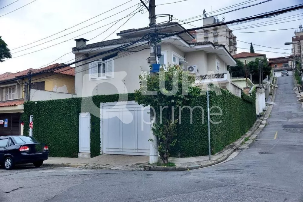 Casa à venda com 3 quartos, 230m² - Foto 1