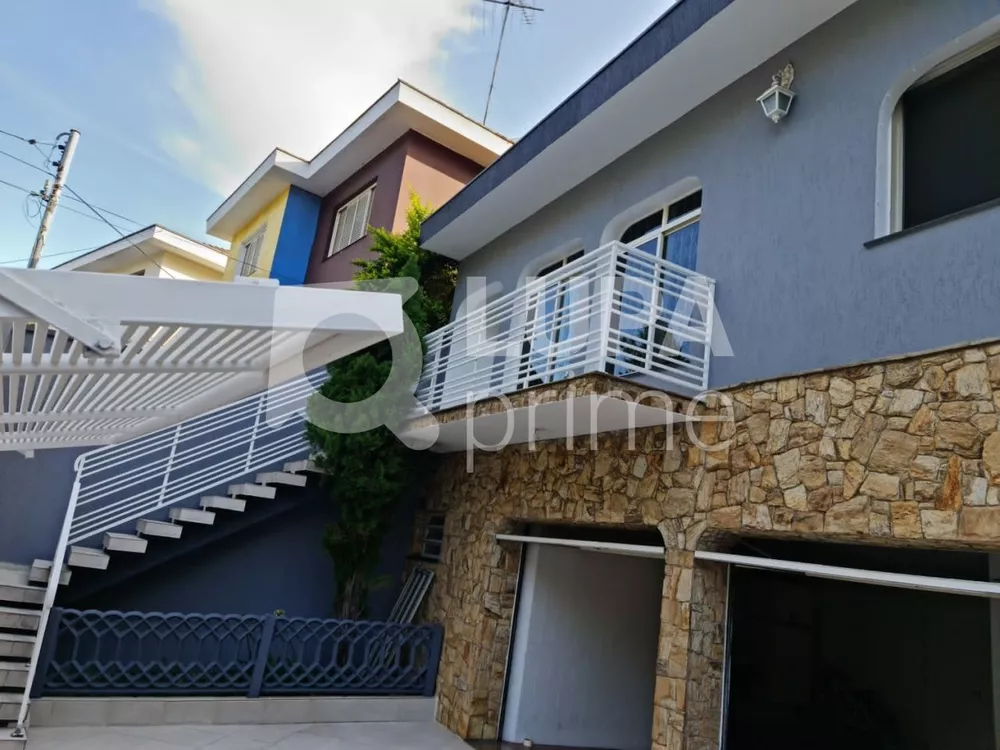 Casa à venda com 3 quartos, 215m² - Foto 1