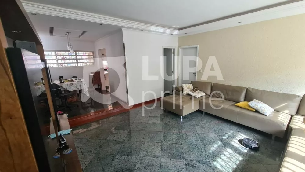 Casa à venda com 3 quartos, 215m² - Foto 4