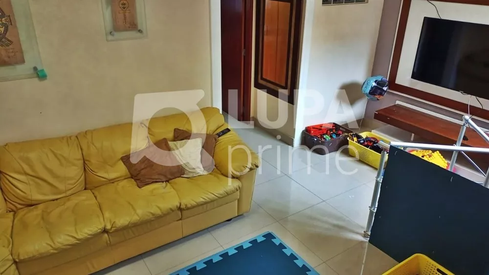 Casa à venda com 3 quartos, 145m² - Foto 1