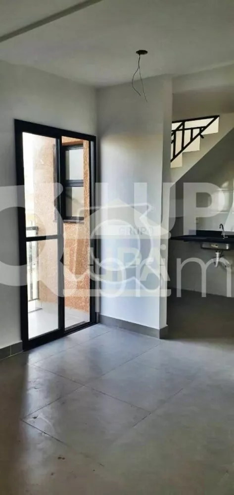 Apartamento à venda com 2 quartos, 44m² - Foto 4