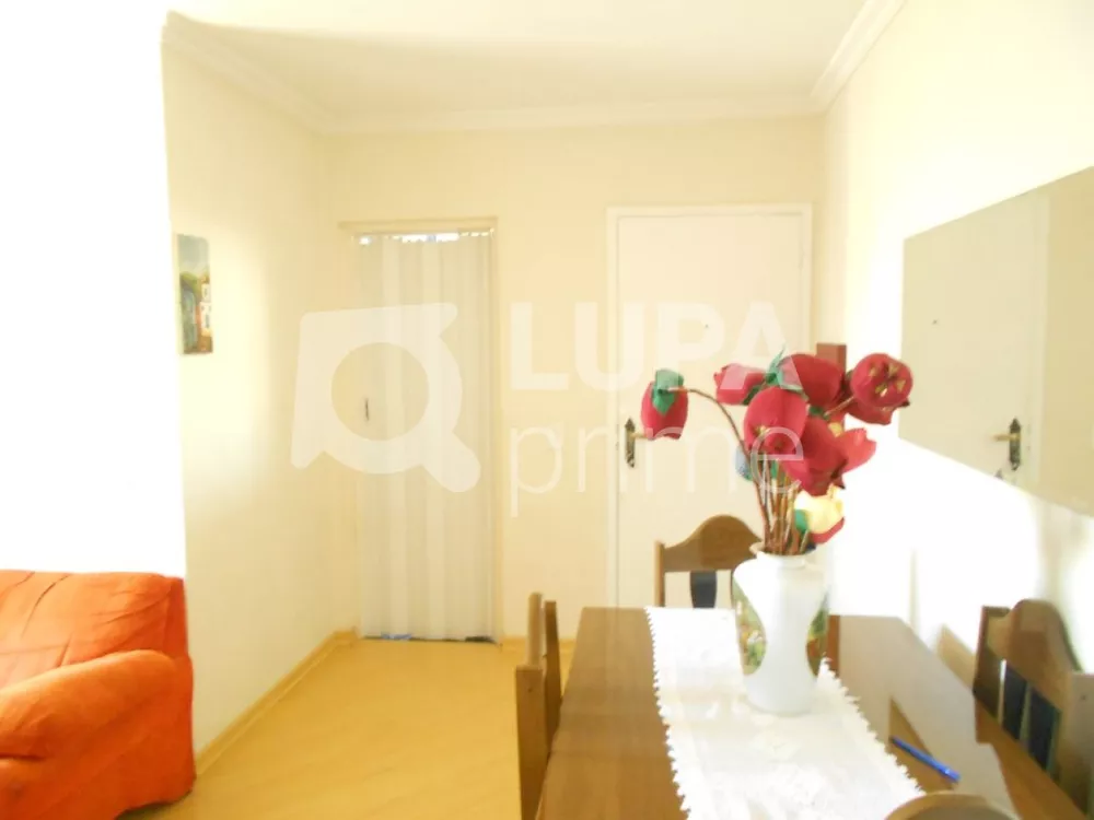 Apartamento à venda com 2 quartos, 79m² - Foto 2