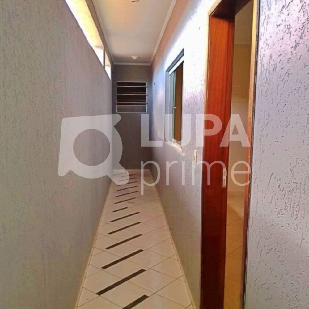 Depósito-Galpão-Armazém à venda, 200m² - Foto 4
