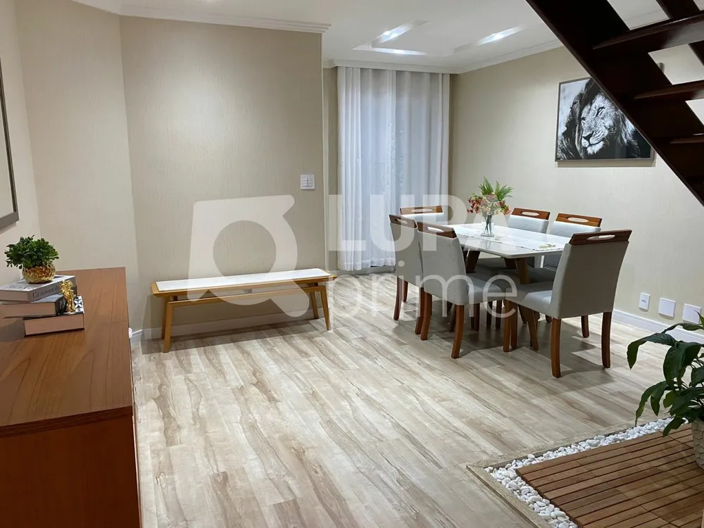 Casa, 3 quartos, 224 m² - Foto 2