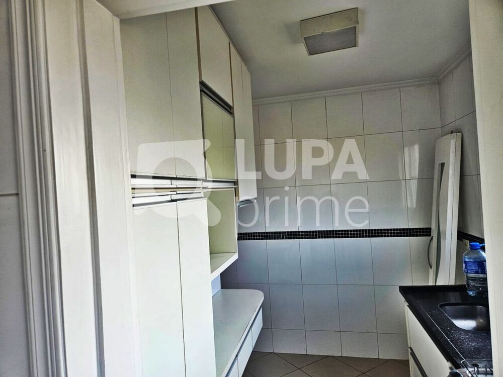 Apartamento à venda com 2 quartos, 63m² - Foto 2