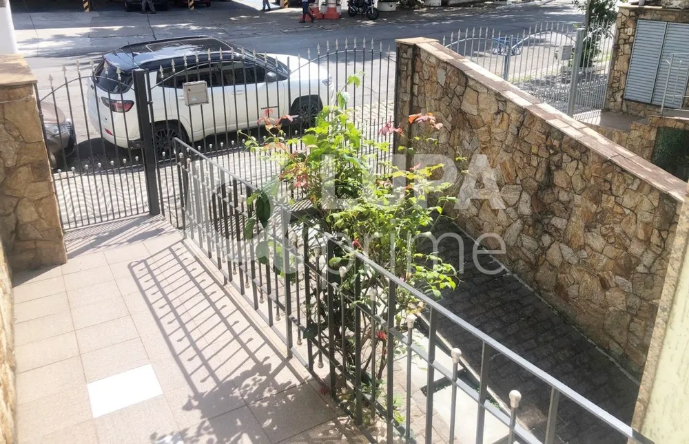 Casa, 3 quartos, 194 m² - Foto 1