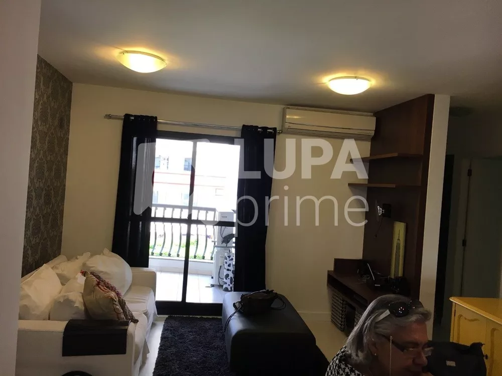 Apartamento à venda com 3 quartos, 98m² - Foto 2