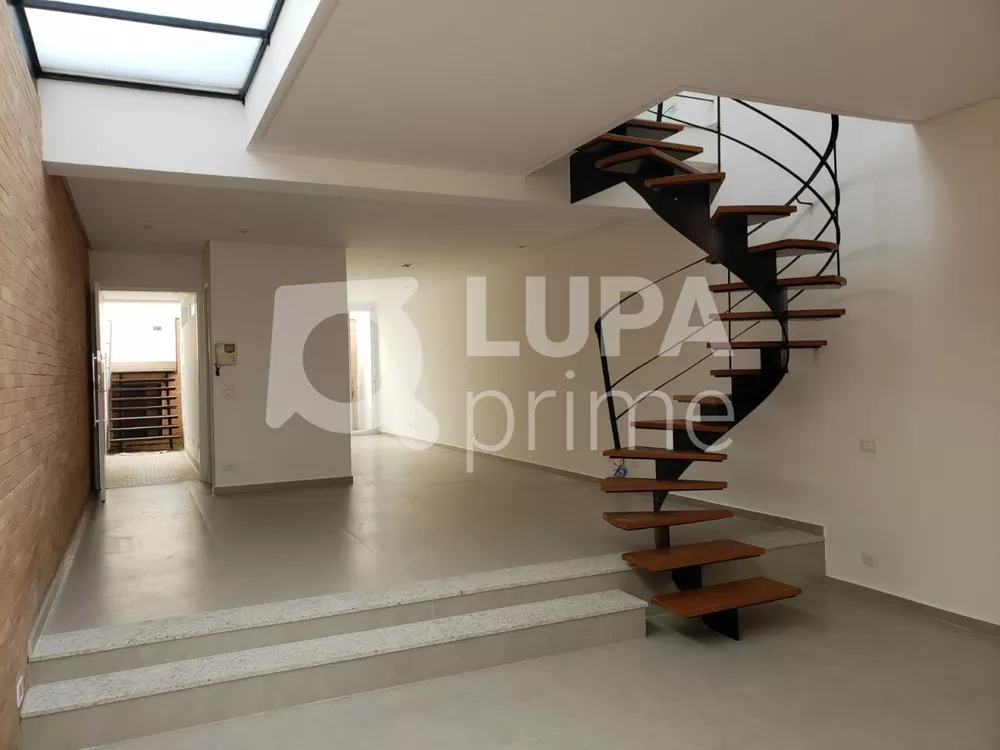 Casa à venda com 3 quartos, 314m² - Foto 1