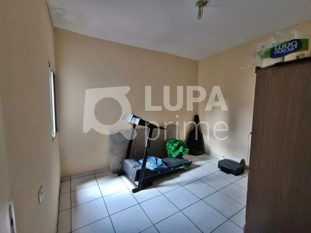 Casa à venda com 5 quartos, 200m² - Foto 4