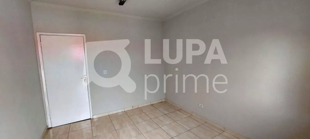 Casa Comercial para alugar com 3 quartos, 150m² - Foto 2