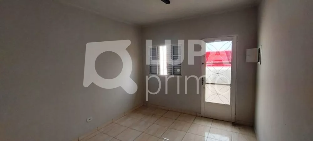 Casa Comercial para alugar com 3 quartos, 150m² - Foto 1