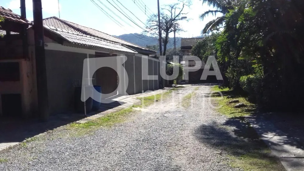 Casa, 3 quartos, 210 m² - Foto 2