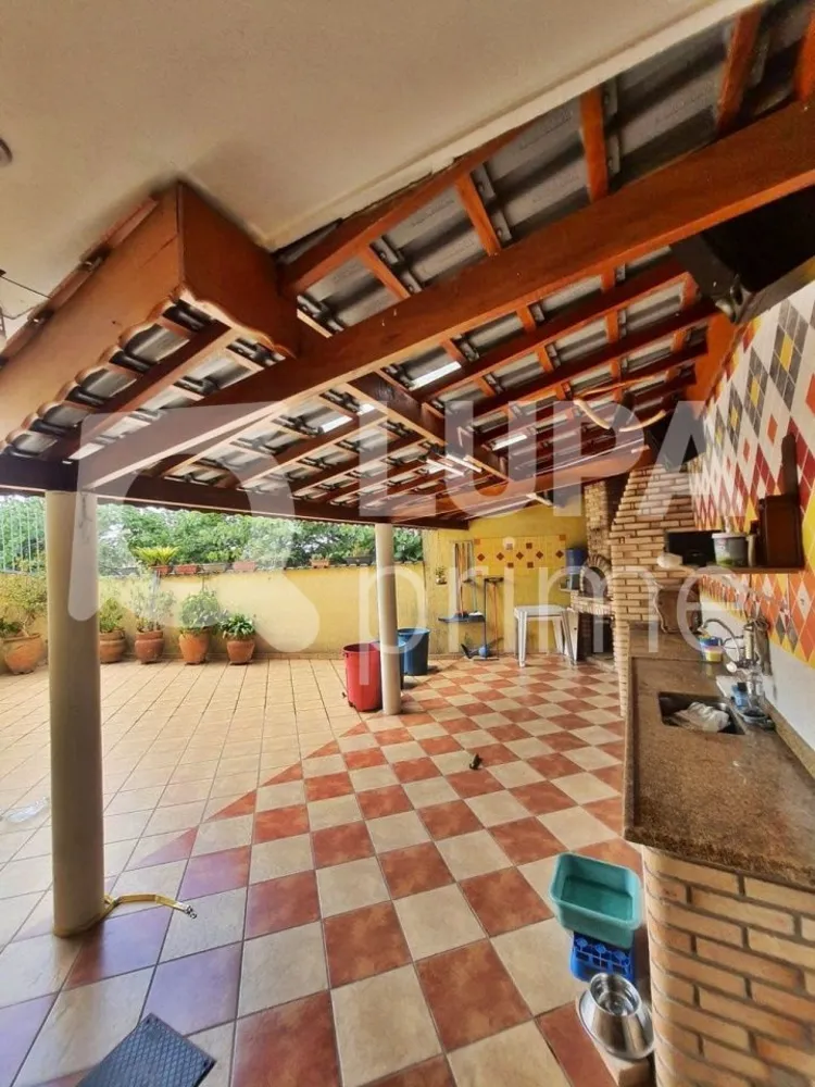 Casa, 4 quartos, 198 m² - Foto 2