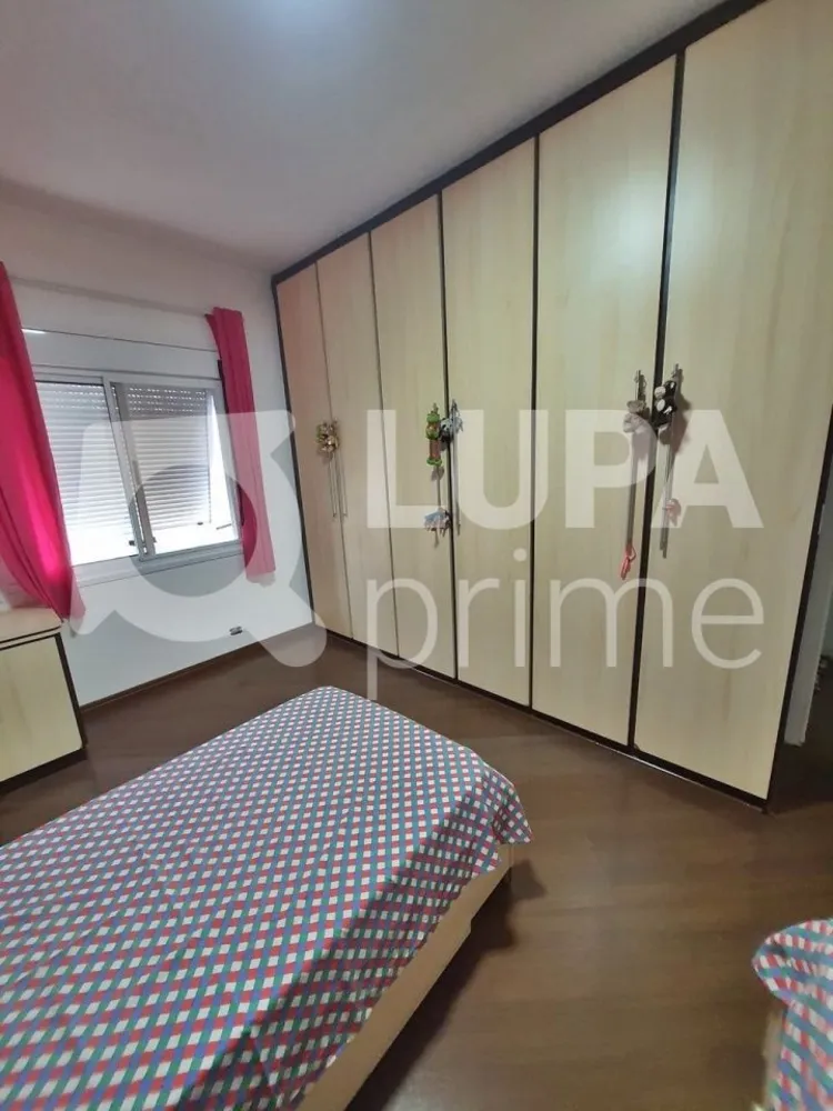 Casa, 4 quartos, 198 m² - Foto 1