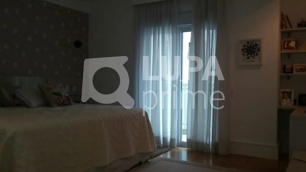 Apartamento, 3 quartos, 236 m² - Foto 2
