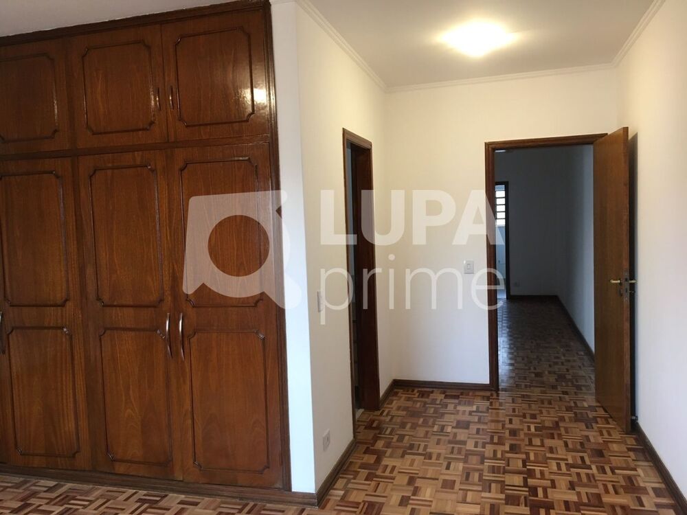 Casa, 3 quartos, 240 m² - Foto 33