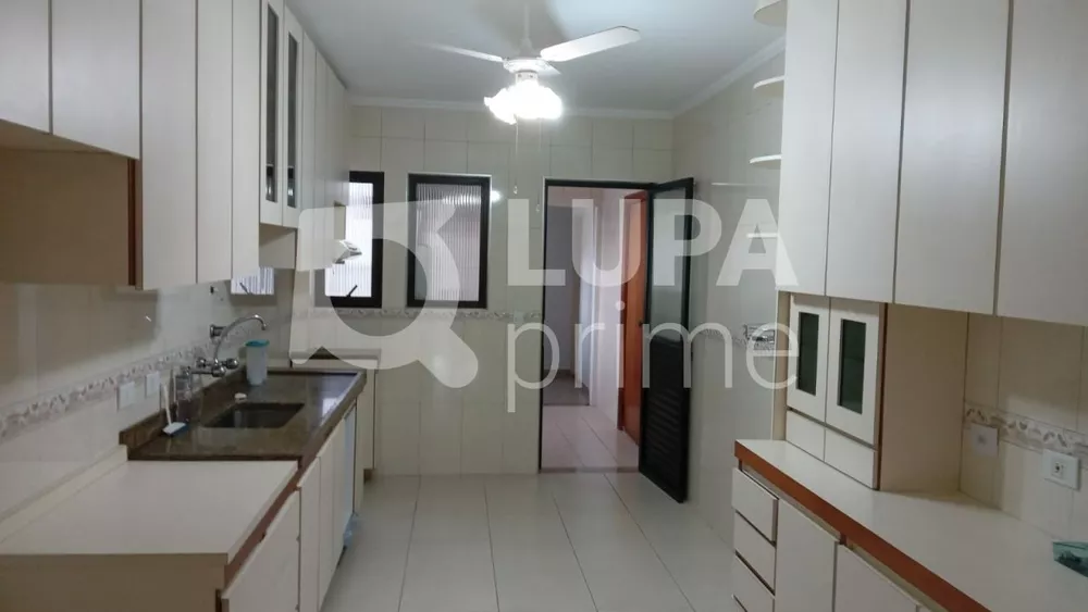 Apartamento à venda com 4 quartos, 147m² - Foto 3