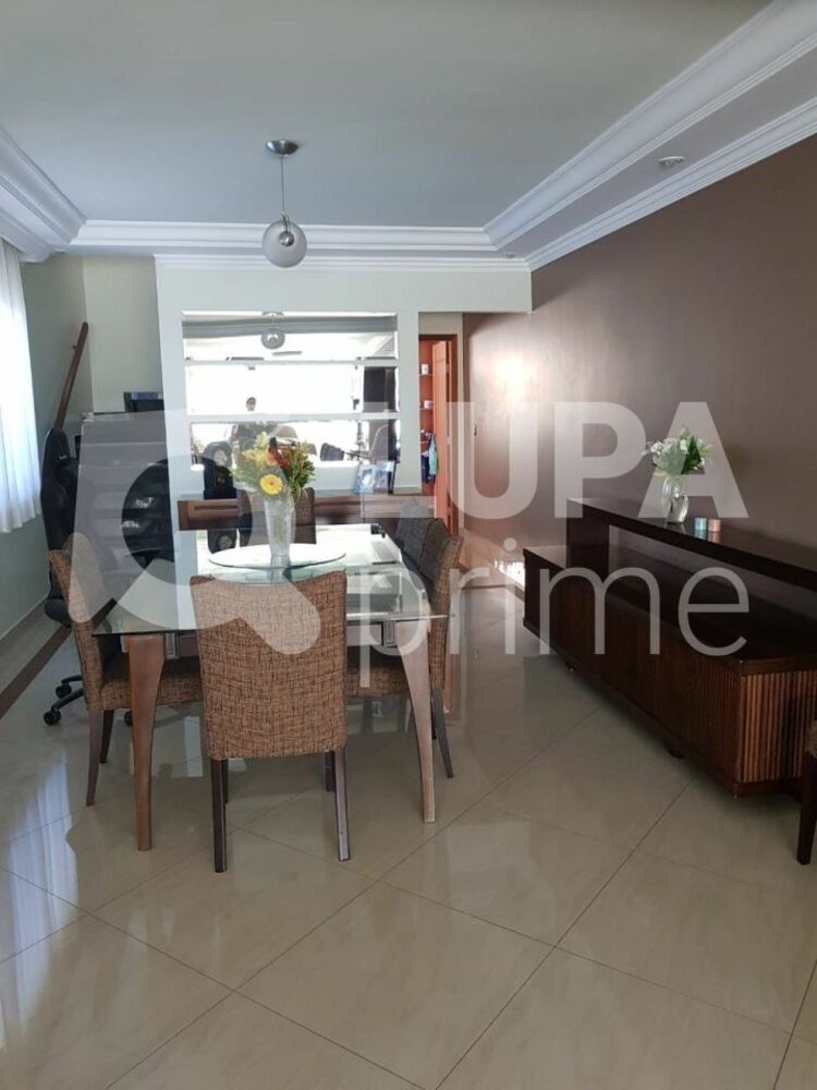 Casa, 3 quartos, 240 m² - Foto 2