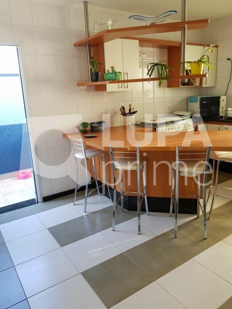Casa, 3 quartos, 240 m² - Foto 4