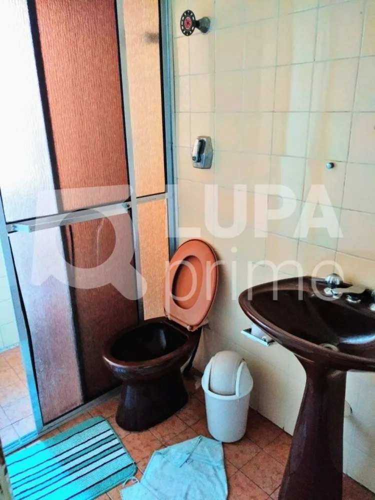 Casa, 7 quartos, 228 m² - Foto 2