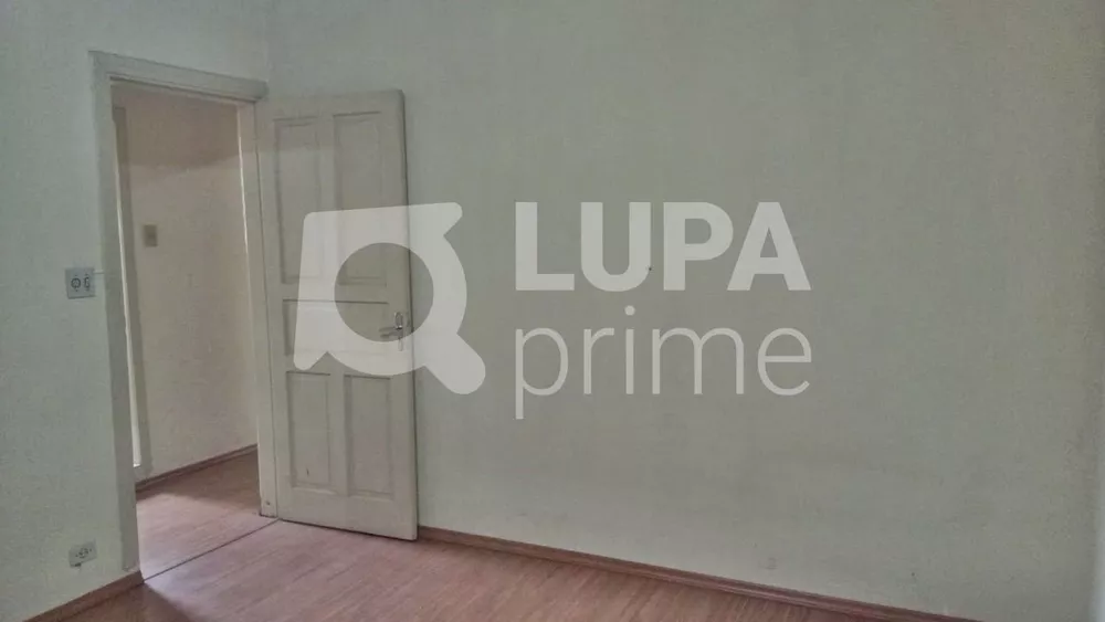 Casa à venda com 4 quartos, 314m² - Foto 1