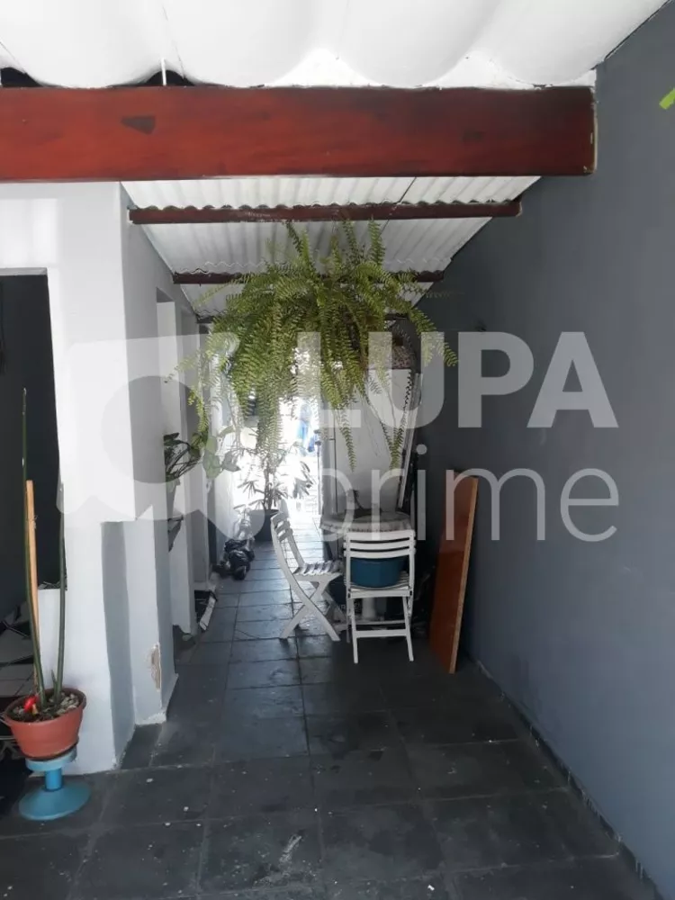 Casa à venda com 2 quartos, 100m² - Foto 2