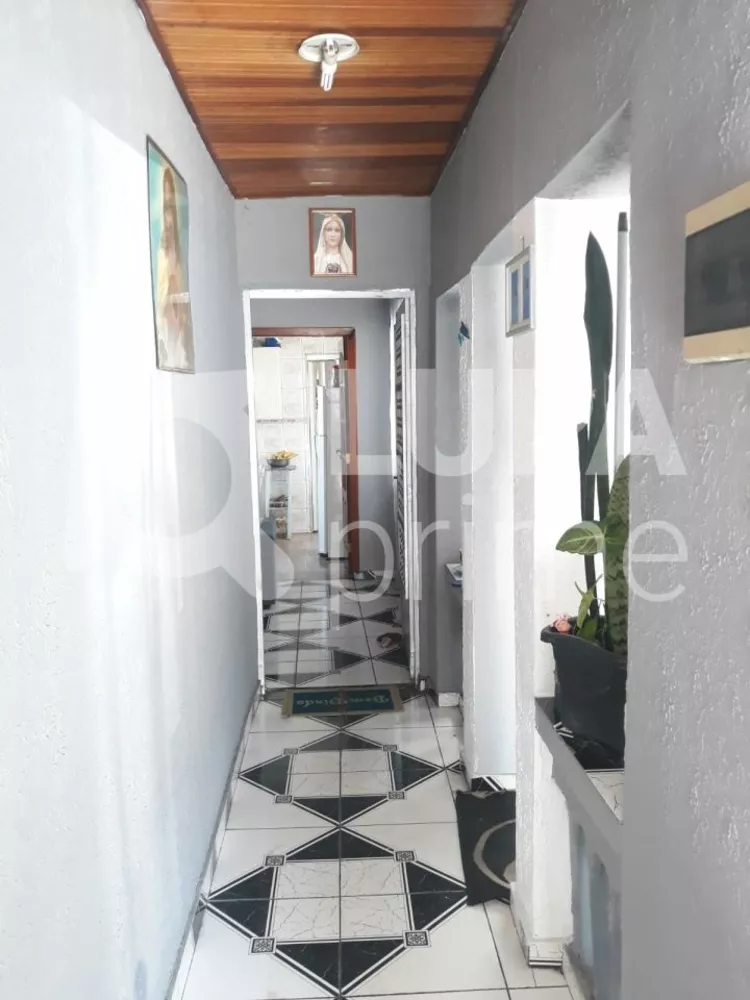 Casa à venda com 2 quartos, 100m² - Foto 4