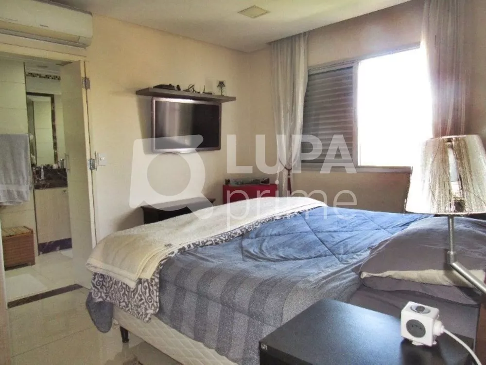 Apartamento à venda com 3 quartos, 140m² - Foto 4