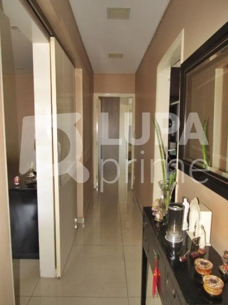 Apartamento à venda com 3 quartos, 140m² - Foto 3