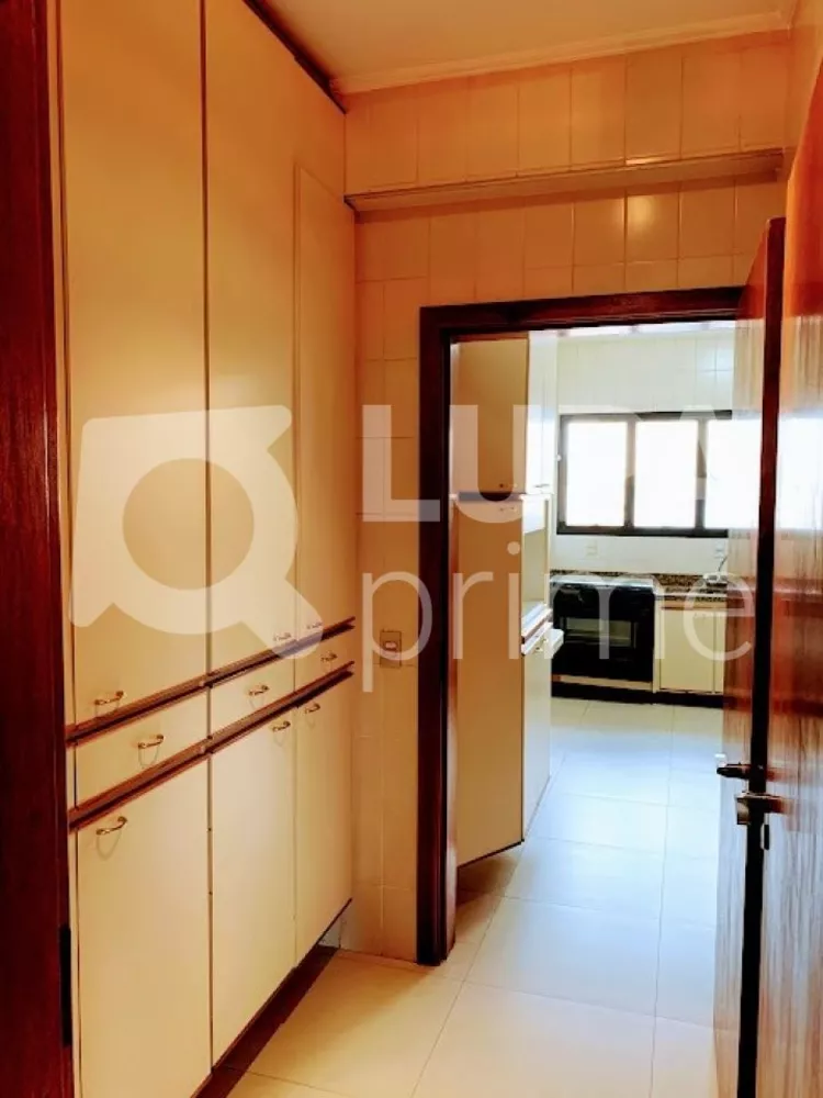 Apartamento para alugar com 4 quartos, 217m² - Foto 22