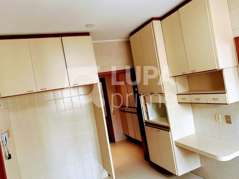 Apartamento para alugar com 4 quartos, 217m² - Foto 21