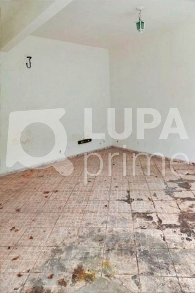 Casa à venda com 3 quartos, 137m² - Foto 2