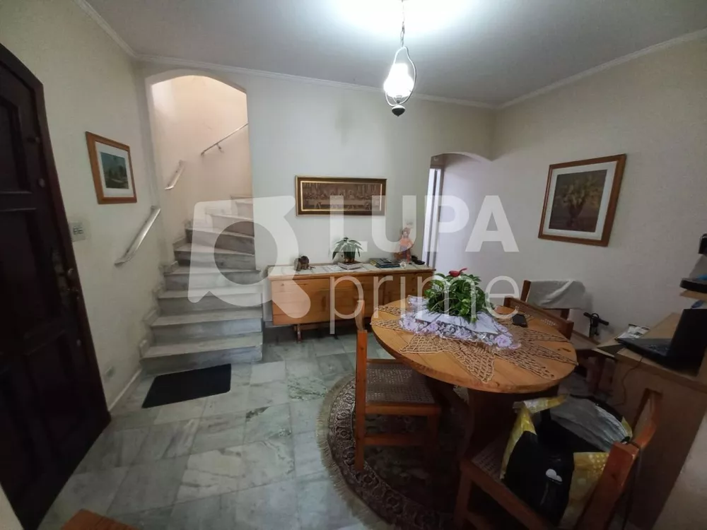 Casa à venda com 3 quartos, 132m² - Foto 1